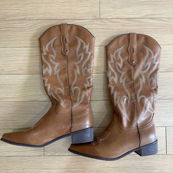 Cowboy boots - Picture 2 of 3